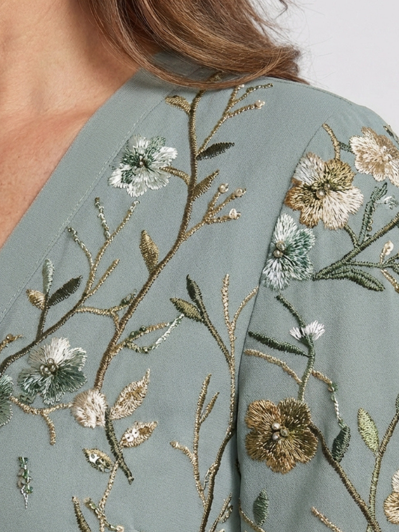 Evade | Vestido maxi de manga corta con cuello en V floral