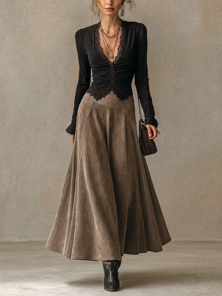 Albane | Conjunto de top de encaje y falda maxi de ante en negro y topo