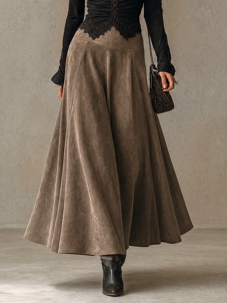 Albane | Conjunto de top de encaje y falda maxi de ante sintético en negro y topo