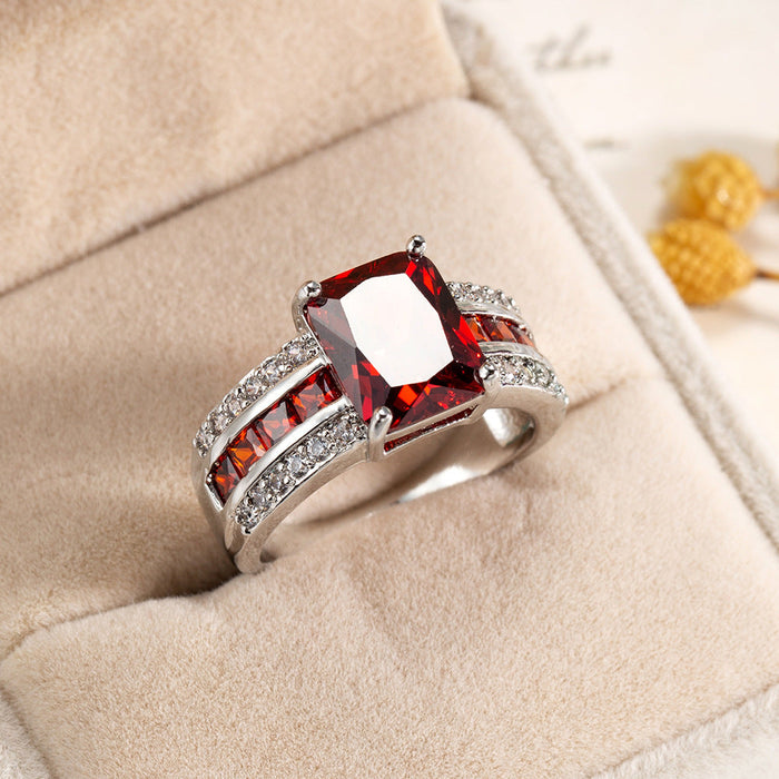 Anillo de vástago dividido en rubí plateado
