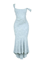 Selina | Vestido midi rubio de corte sirena