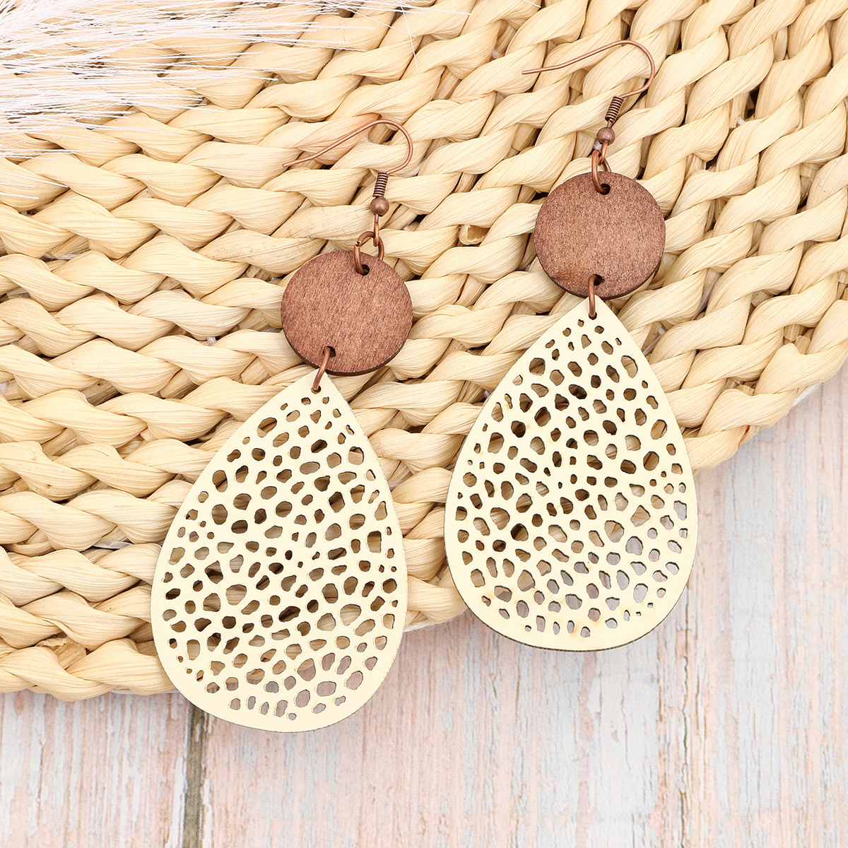 Eliana - Pendientes de cuero de PU ahuecados de estilo vintage