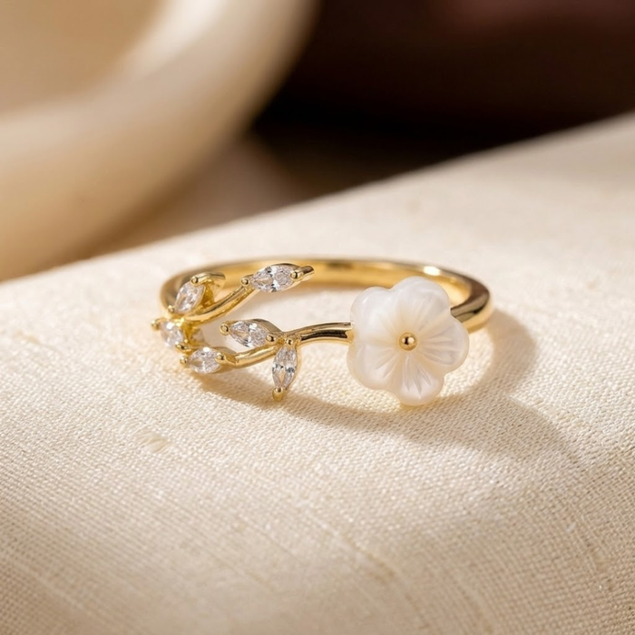 Anillo abierto floral y de hojas de oro