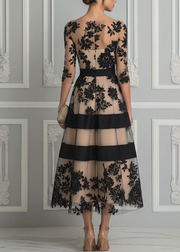 Elegante vestido midi de encaje de corte en A
