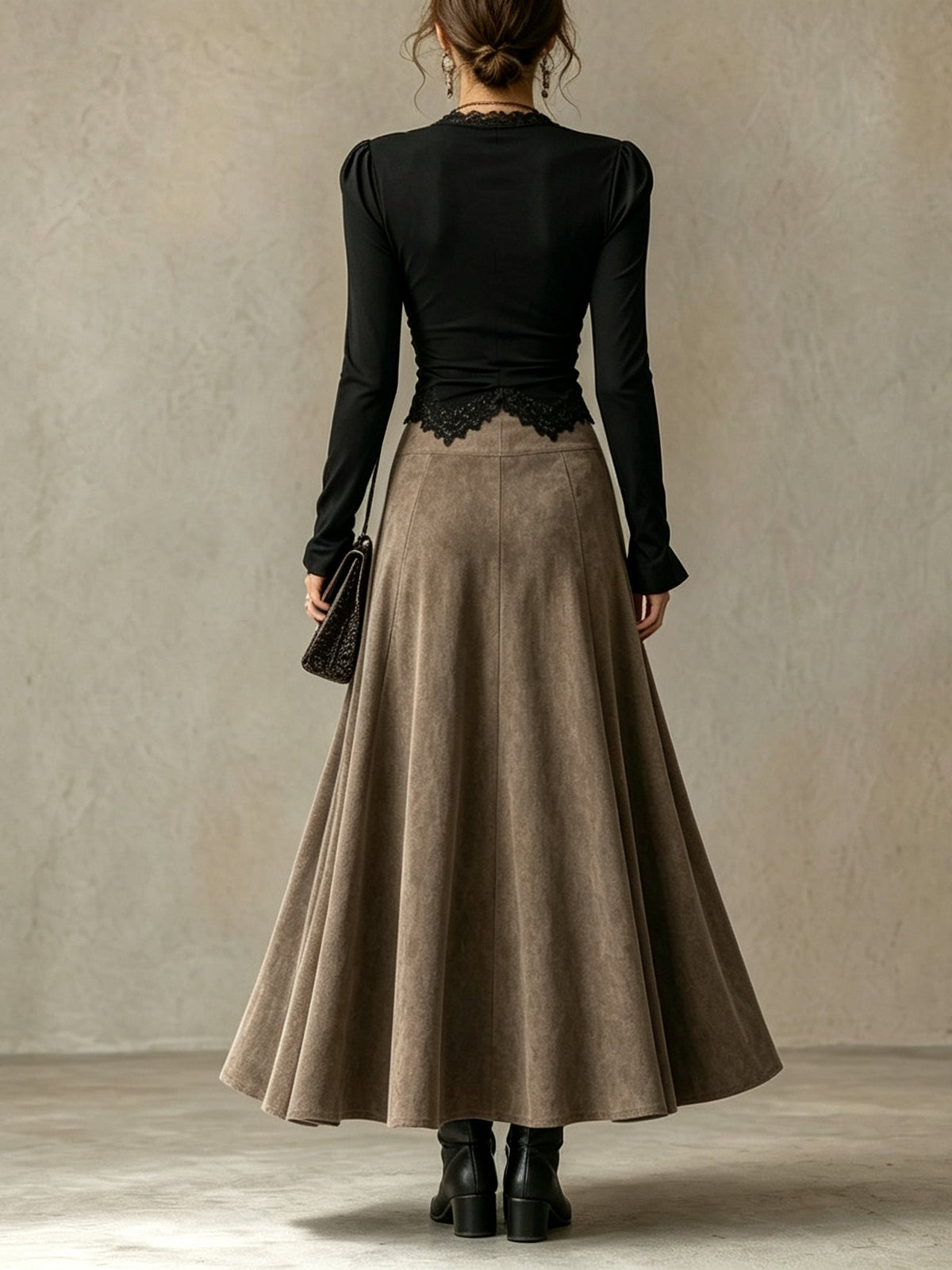 Albane | Conjunto de top de encaje y falda maxi de ante sintético en negro y topo