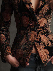 Blazer ajustado para mujer en negro y bronce con estampado floral