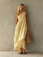 Elegante vestido maxi sin mangas con diseño de un solo hombro