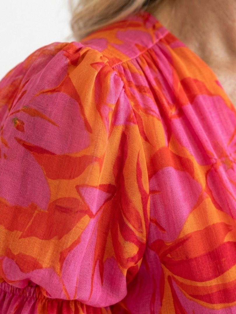 Stella & Grace™ | Vestido midi con cuello en V floral