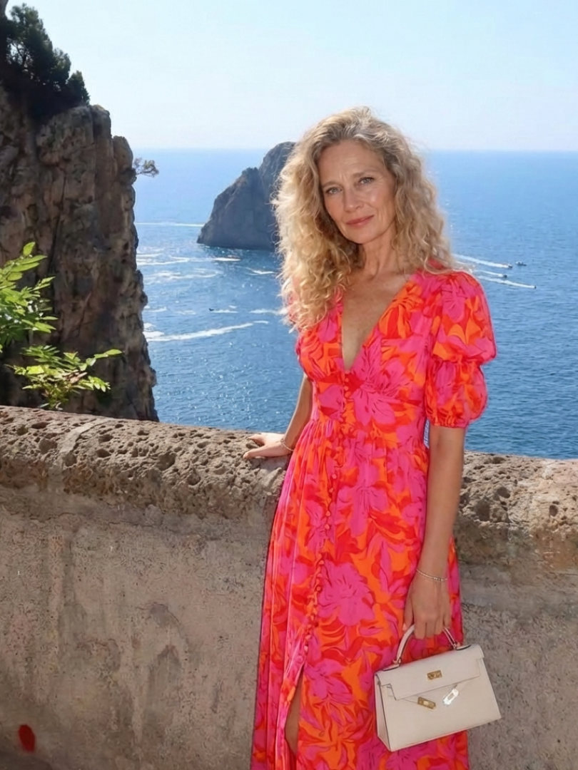 Stella & Grace™ | Vestido midi con cuello en V floral