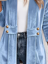 Delaney™ | Cárdigan de terciopelo azul cielo con tiras de botones