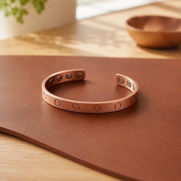 Con ojales | Pulsera con acabado cobrizo