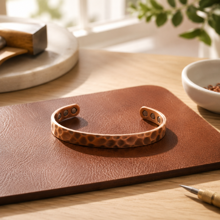 Arado | Brazalete con acabado cobrizo
