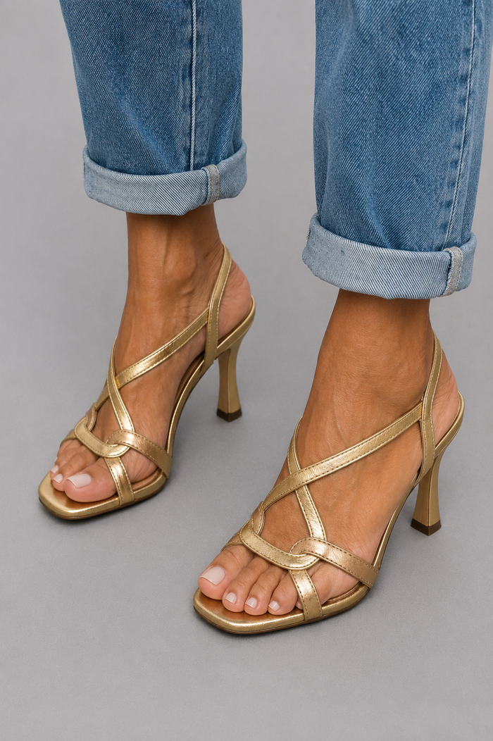 Susana | Elegantes tacones de tiras doradas