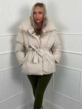 KARLY – Chaqueta corta acolchada con cinturón