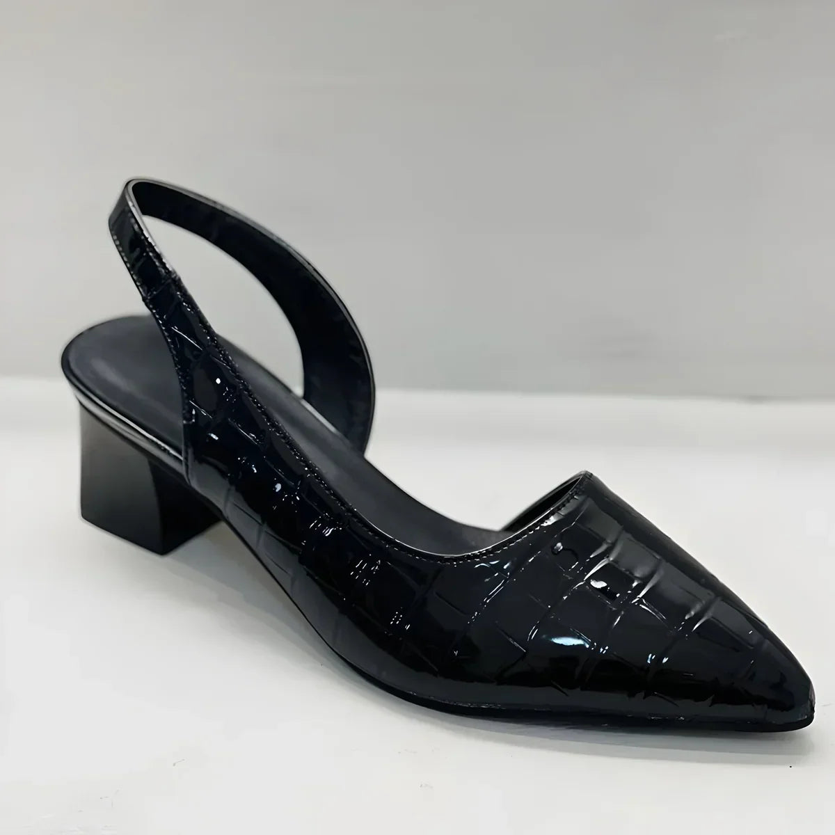 Wynn - Zapatos con tacón y puntera ancha