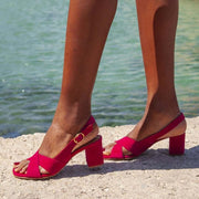 Sandalias de tacón de bloque y tiras cruzadas