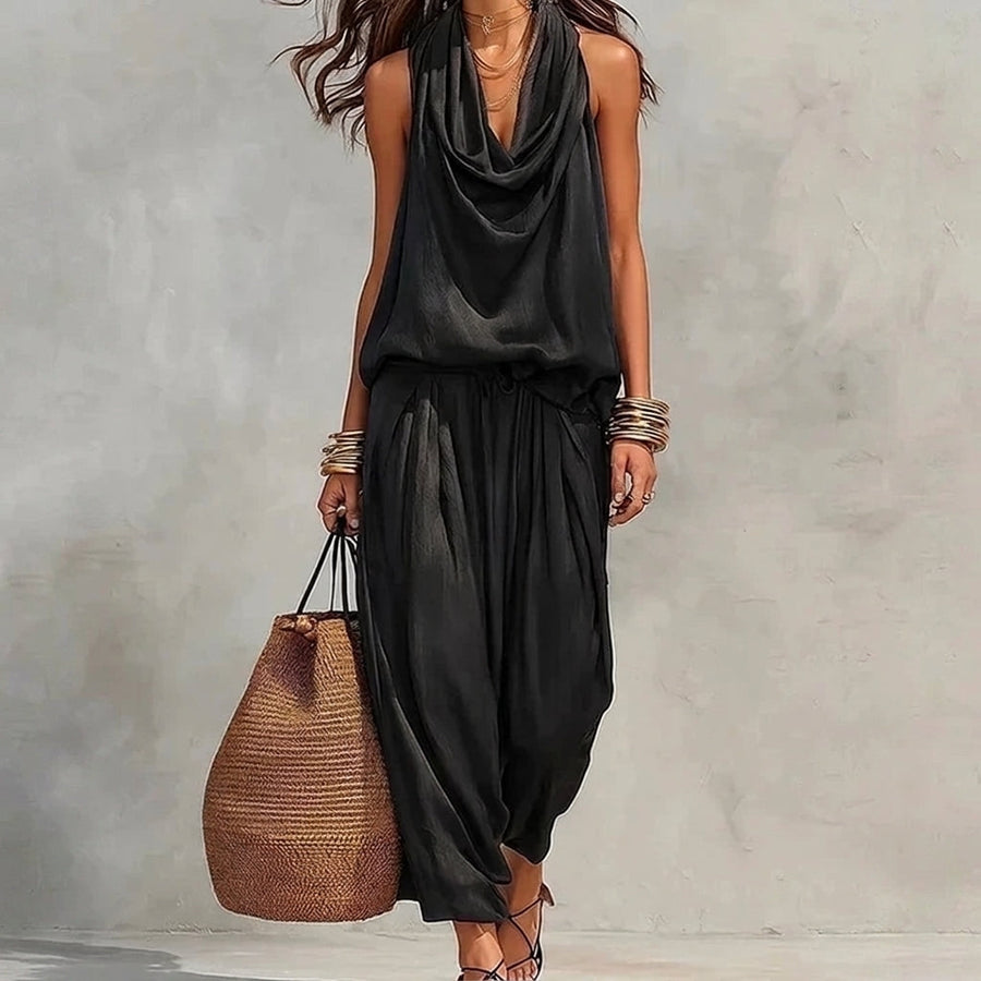 Ambra | Conjunto fluido con top halter drapeado y pantalones