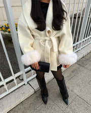 Éclat™ – Elegante abrigo de lana con ribete de piel