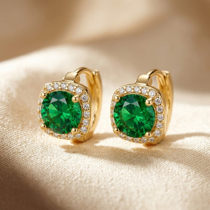 Pendientes de aro de halo de esmeralda de oro