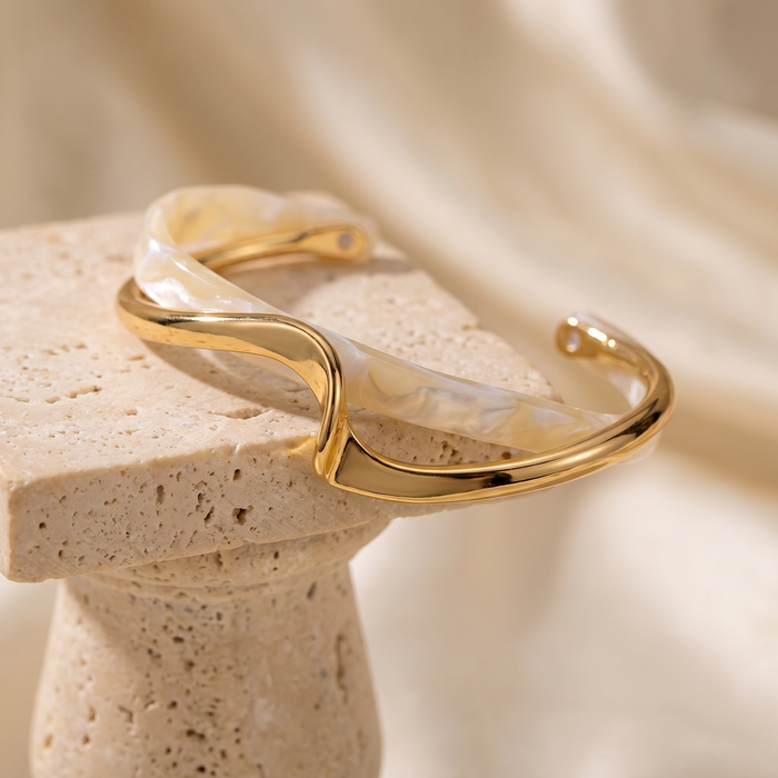 Elegante pulsera de oro blanco de ópalo