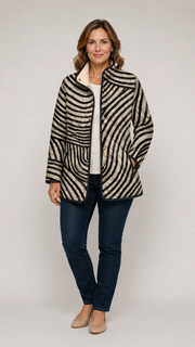 Inaya | Chaqueta acolchada retro con estampado circular dibujado a mano