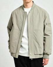 Chaqueta bomber minimalista