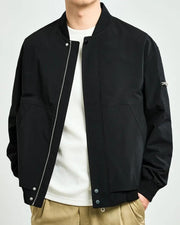 Chaqueta bomber minimalista